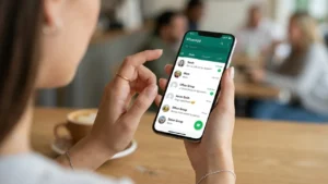 WhatsApp Tests New Online Status Indicator and Advanced Backup Management Features on Android
